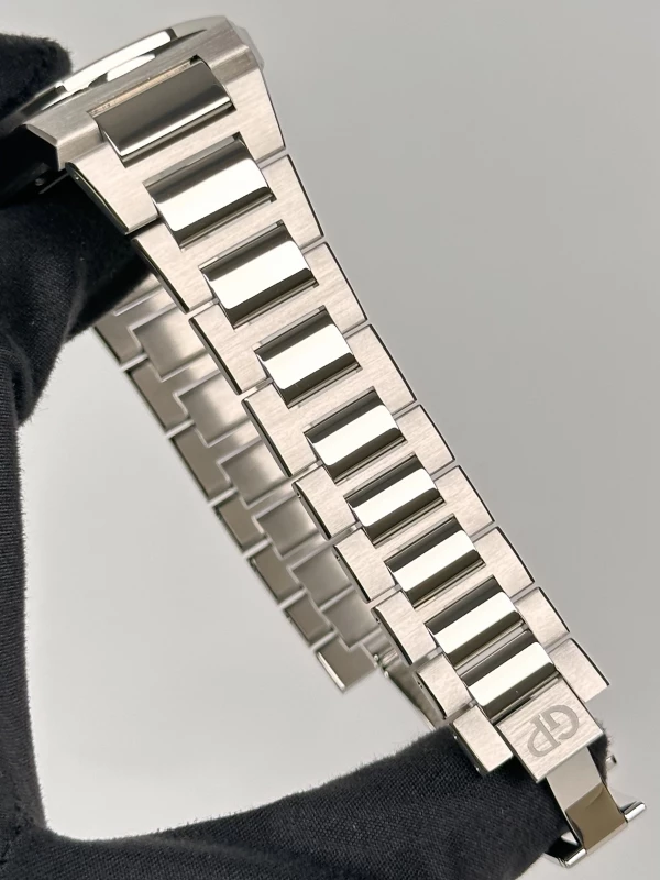 Girard Perregaux 42 mm 81010-11-431-11A 6