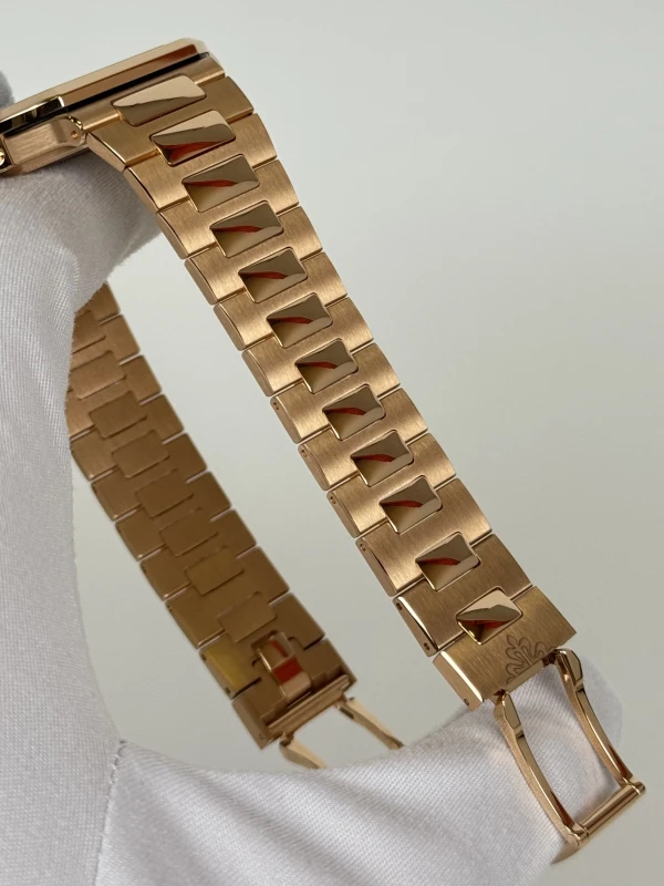 Patek Philippe 7128/1R-001 4