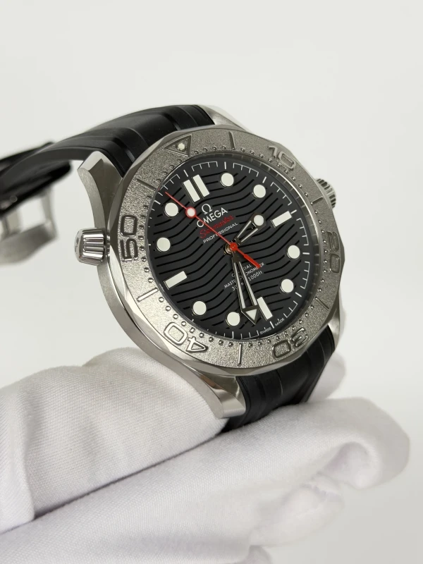 Omega Diver 300M Omega Co‑Axial Master Chronometer 42 mm 210.32.42.20.01.002 3