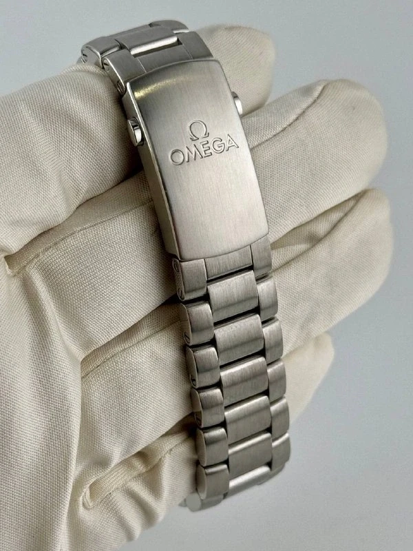 Omega Planet ocean GMT 600m  232.30.42.21.01.001 4