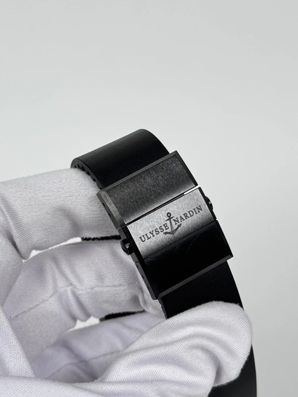 Ulysse Nardin Marine Black Surf 42,7 mm 266-37LE-3B 8