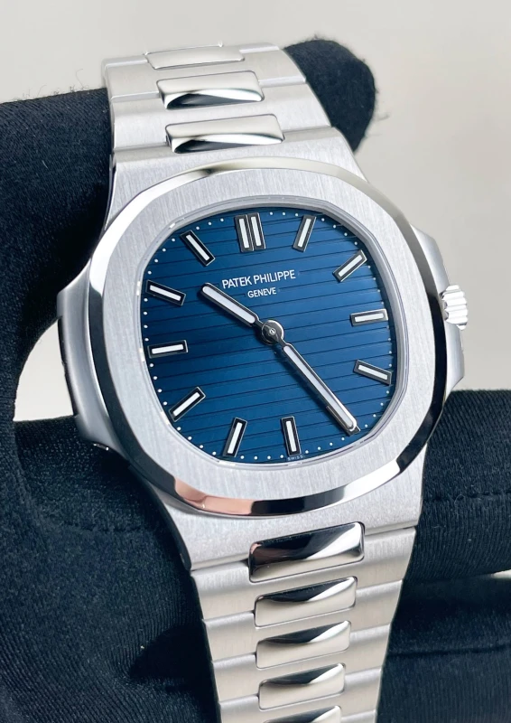 Patek Philippe Nautilus 5610/1P-001 4