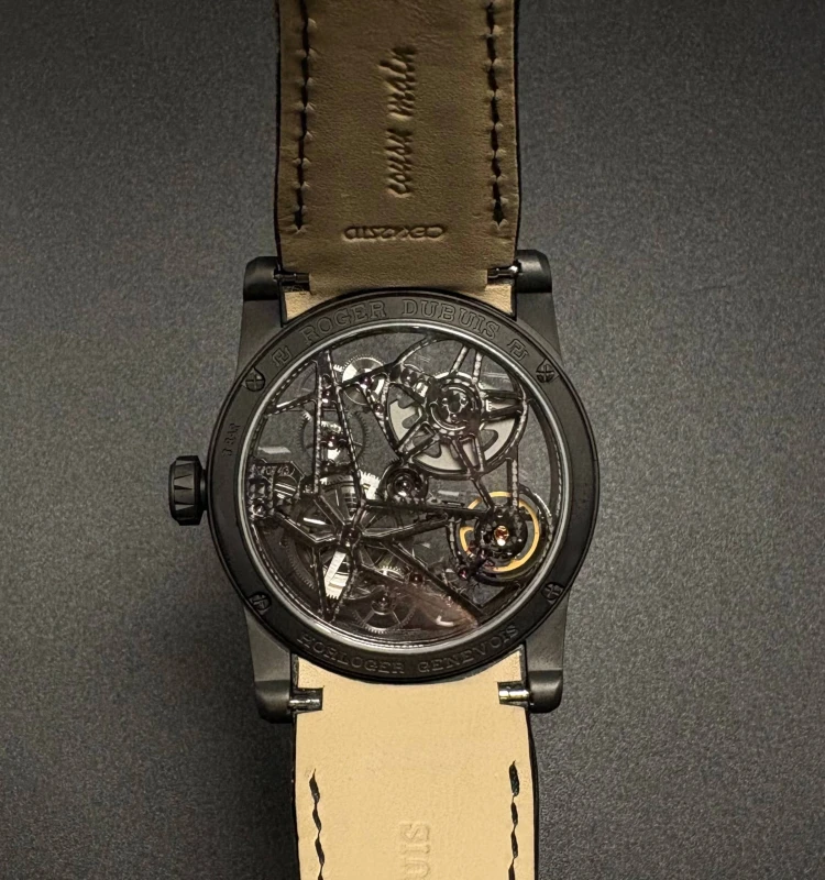 Roger Dubuis DBEX0473 5