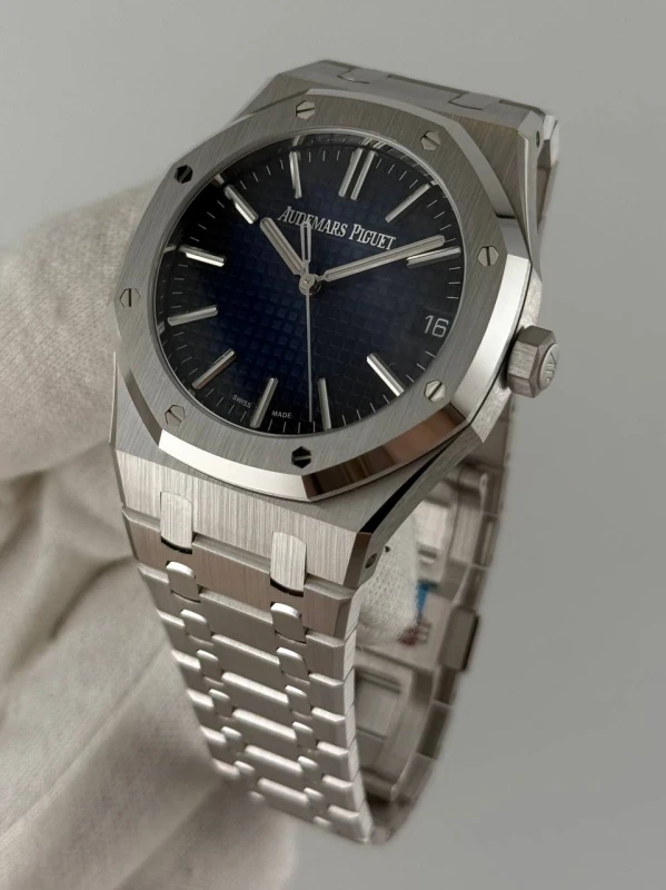 Audemars Piguet ROYAL OAK SELFWINDING 15510BC.OO.1320BC.04 4