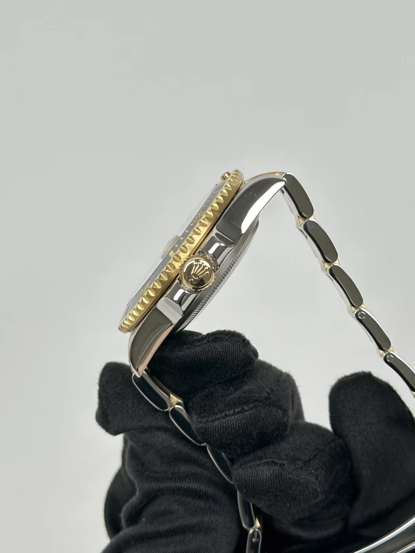 Rolex 40mm Steel and Yellow Gold 116613LN-0001 4