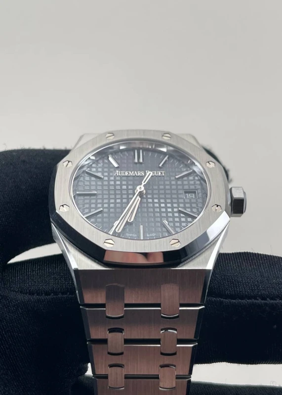 Audemars Piguet Royal Oak Selfwinding 37 mm 15550ST.OO.1356ST.07 4