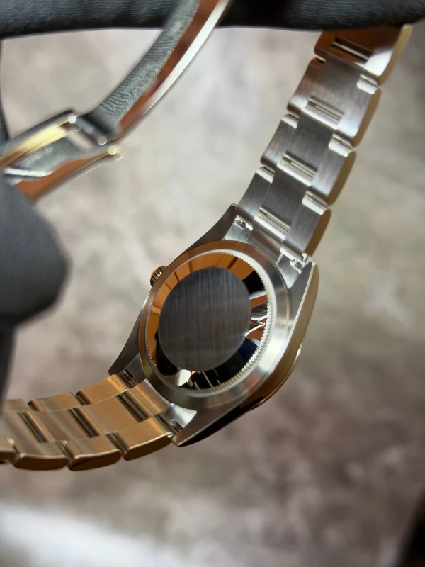 Rolex 34 mm Steel 124200 4