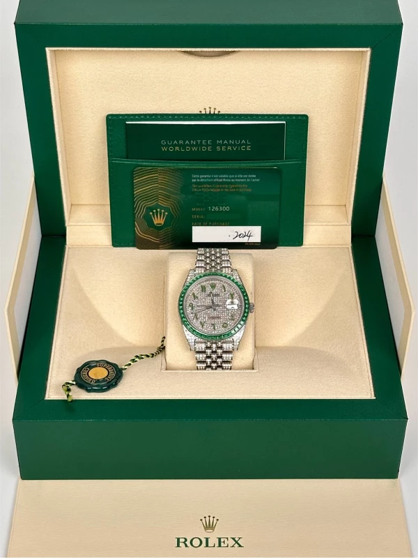 Rolex 41 mm 126300FIX emerald 5
