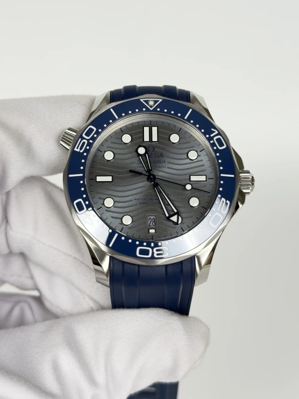 Omega Diver 300M Omega Co‑Axial Master Chronometer 42 mm 210.32.42.20.06.001 2