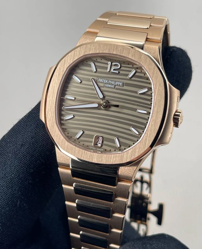 Patek Philippe Lady 7118 7118/1R-010 2