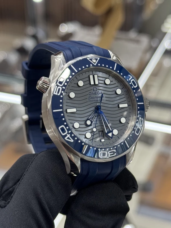 Omega Diver 300M Omega Co‑Axial Master Chronometer 42 mm 210.32.42.20.06.001 4