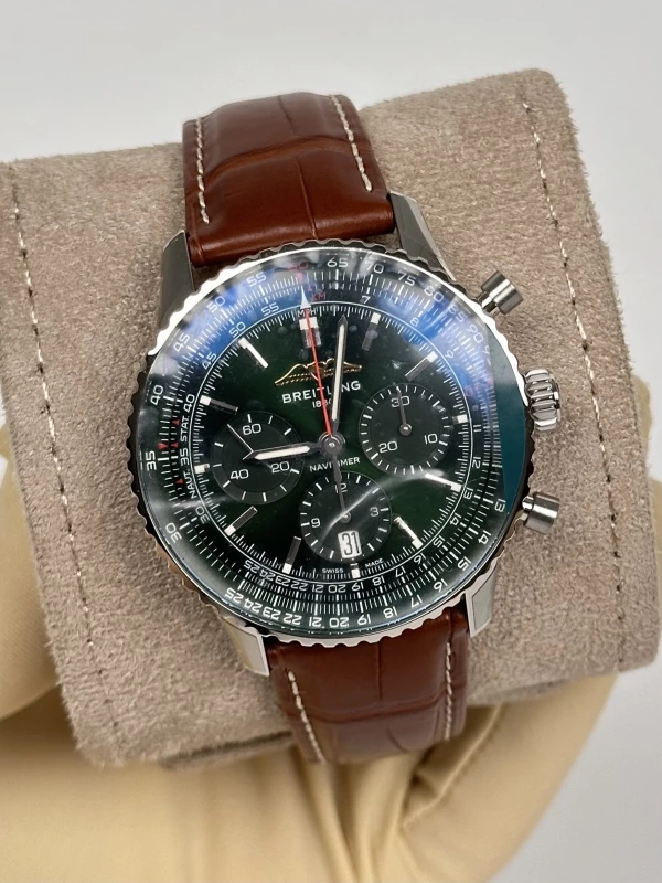 Breitling NAVITIMER B01 CHRONOGRAPH 43 ETIHAD AIRWAYS AB01382B1L1P1 3