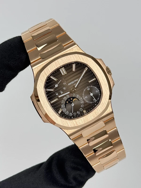 Patek Philippe NAUTILUS 5712/1R-001 2