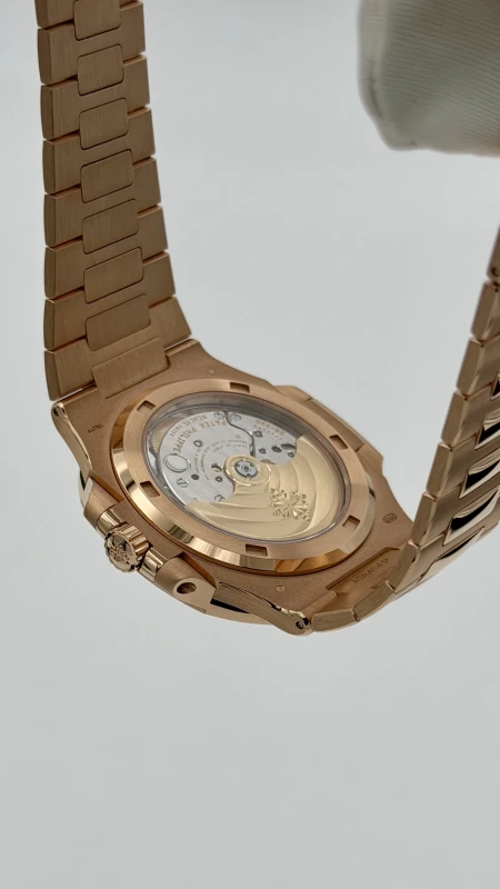 Patek Philippe Nautilus 5723/1R-001 8