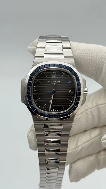 Patek Philippe 5711/111P-001 6
