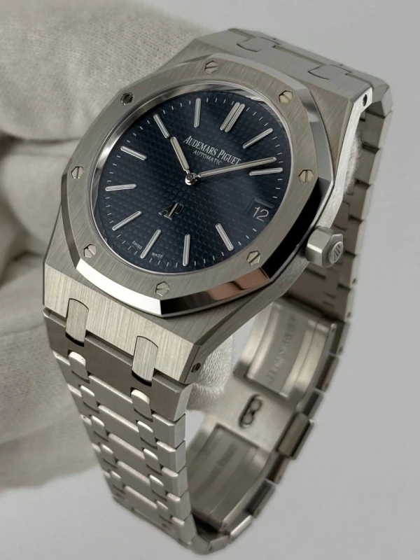 Audemars Piguet Royal Oak Jumbo Extra-Thin "50th Anniversary" 39 mm 16202ST.OO.1240ST.01 3