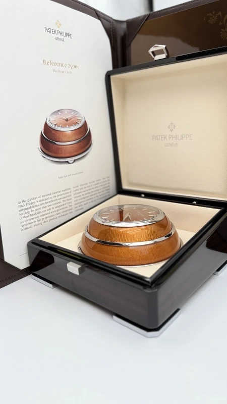 Patek Philippe The Hour Circle Yellow 25001M-001 4