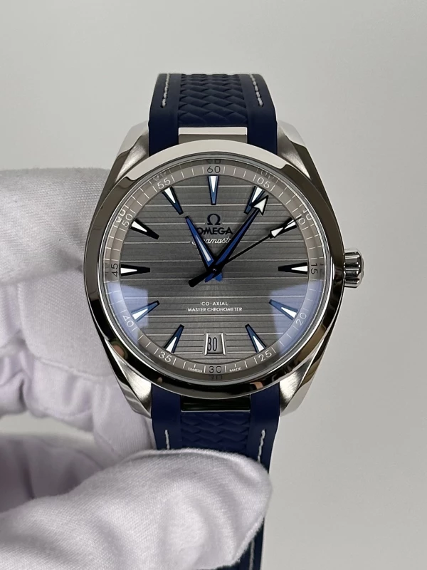 Omega 220.12.41.21.06.001 2