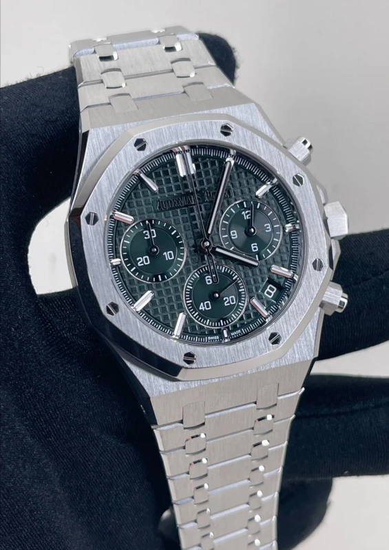 Audemars Piguet "50TH ANNIVERSARY" 41 MM 26240ST.OO.1320ST.04 3