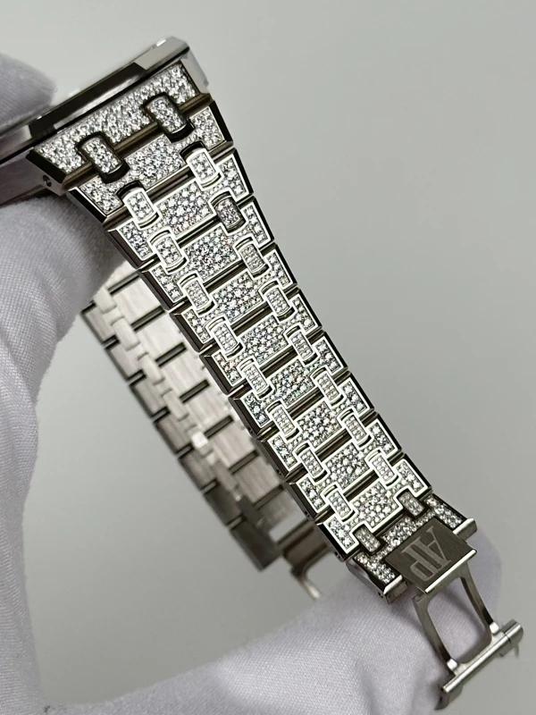 Audemars Piguet 15552BC.ZZ.1358BC.01 6