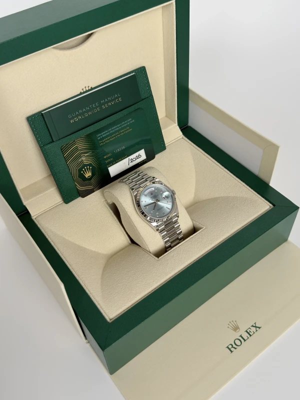 Rolex 36mm Platinum 128236-0009 7