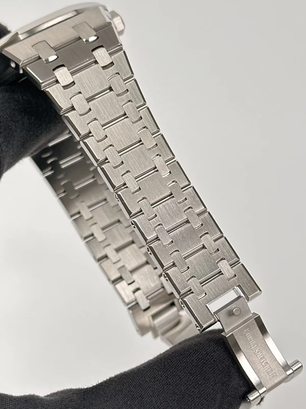 Audemars Piguet Royal Oak Automatic 37mm 15451ST.ZZ.1256ST.01 7