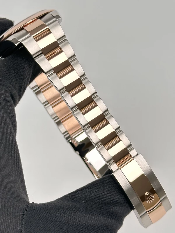 Rolex 41 mm, Oystersteel and Everose gold 126301-0003 5