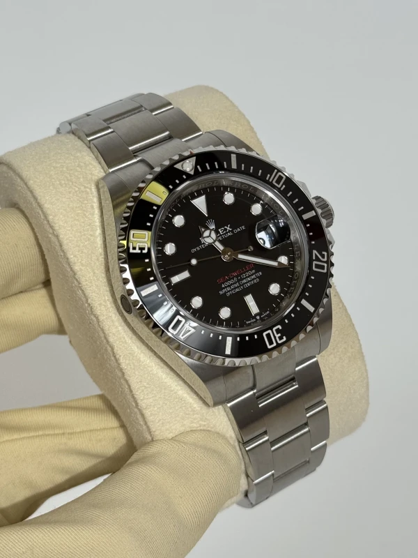 Rolex 4000 126600-0001 2