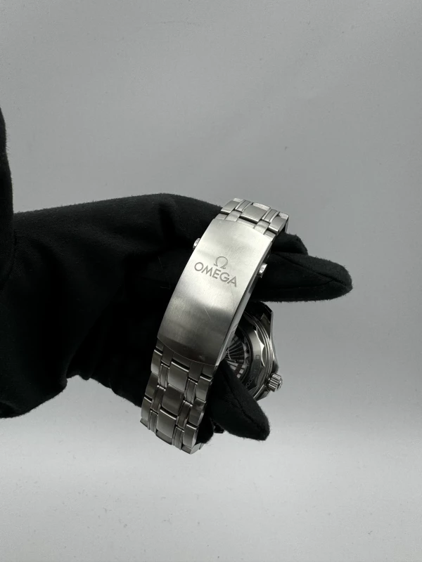 Omega DIVER 300M 210.30.42.20.03.001 4