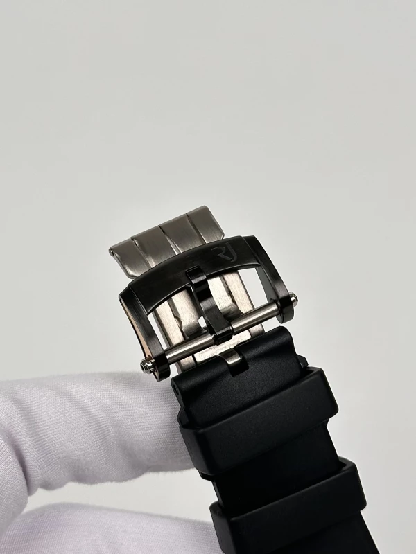 Romain Jerome Invader Chronograph RJ.M.CH.IN.004.02 8
