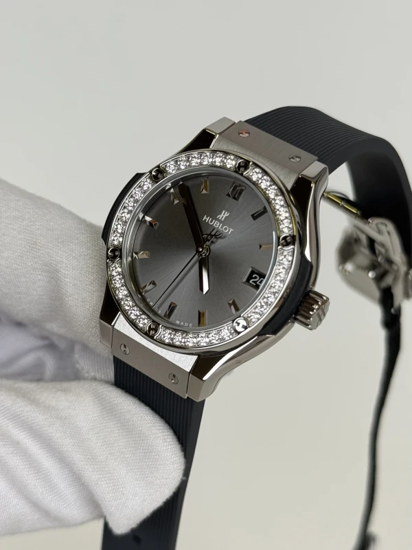 Hublot RACING GREY TITANIUM DIAMONDS 581.NX.7071.RX.1104 4