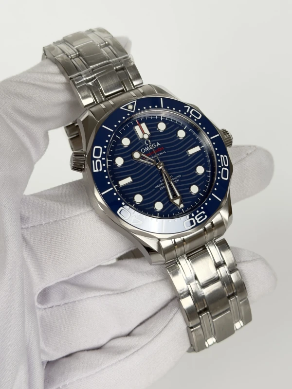 Omega DIVER 300M 210.30.42.20.03.001 2