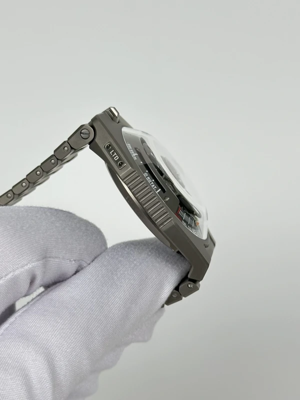 Urwerk Magic T UR-100V Magic T 4