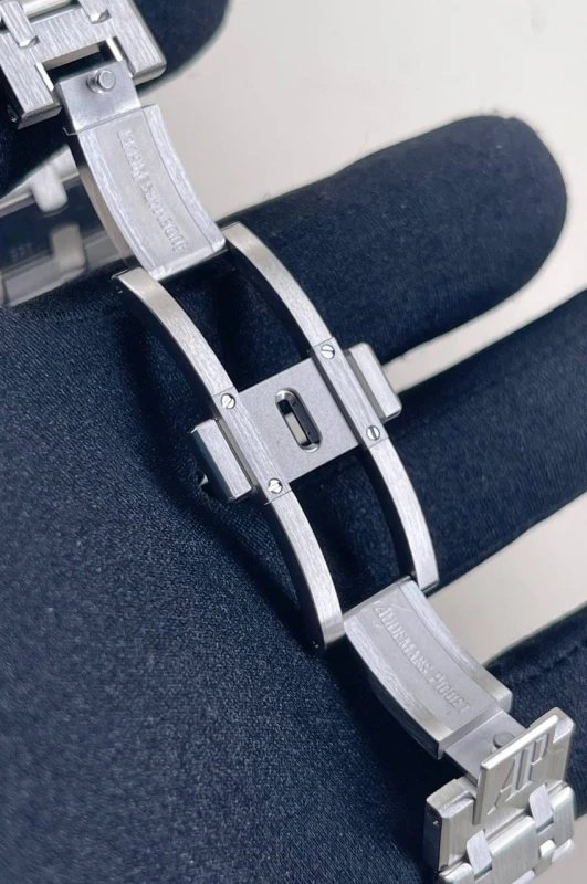 Audemars Piguet Selfwinding 15551ST.ZZ.1356ST.04 6