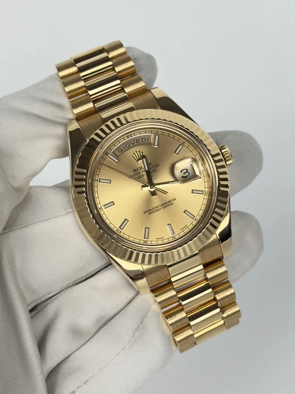 Rolex II 41mm Yellow Gold 218238 chip 2