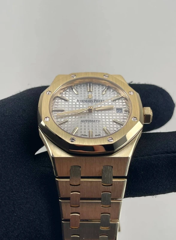 Audemars Piguet 15450BA.OO.1256BA.01 4