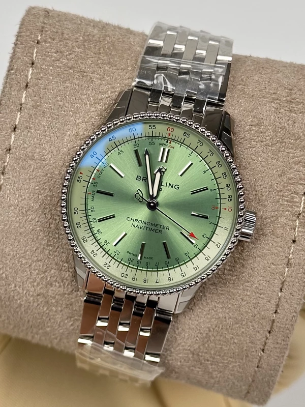 Breitling Automatic 35 A17395361L1A1 4