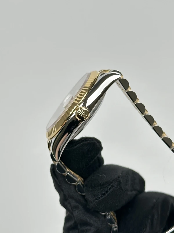 Rolex 36 MM, OYSTERSTEEL AND YELLOW GOLD 126233-0017 4