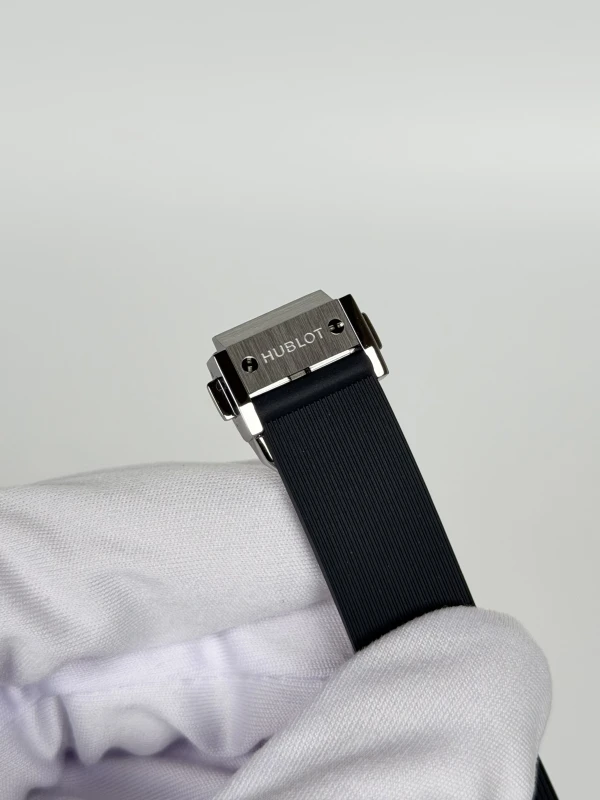 Hublot Quartz 33 581.NX.7071.RX 5