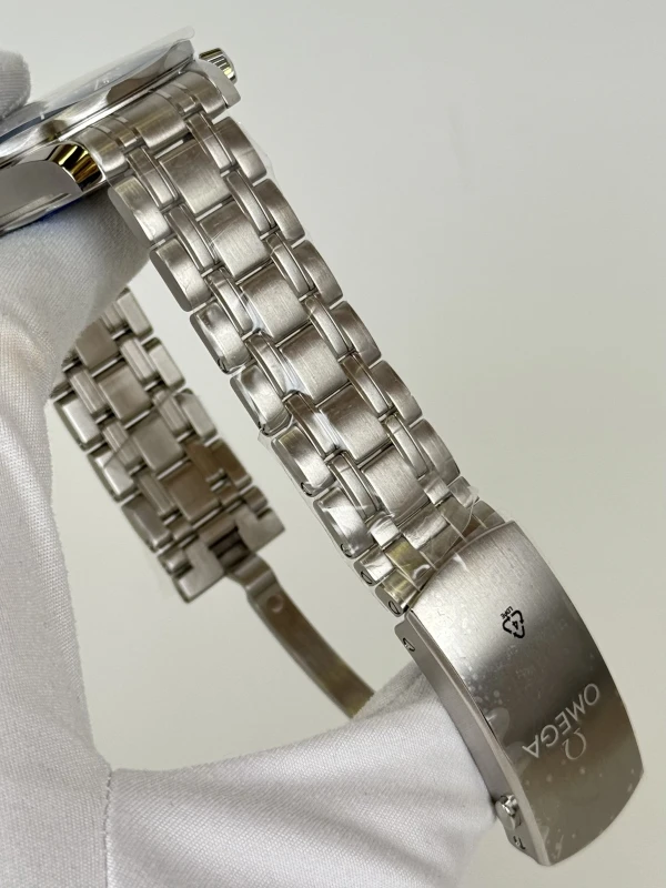 Omega Diver 300M Omega Co‑Axial Master Chronometer 42 mm 210.30.42.20.06.001 5