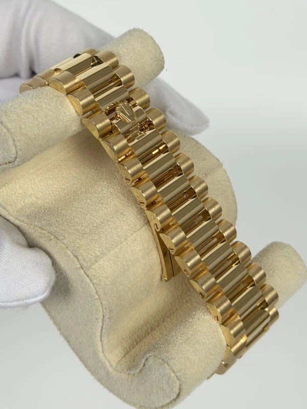 Rolex 40 mm, yellow gold 228238-0003 4