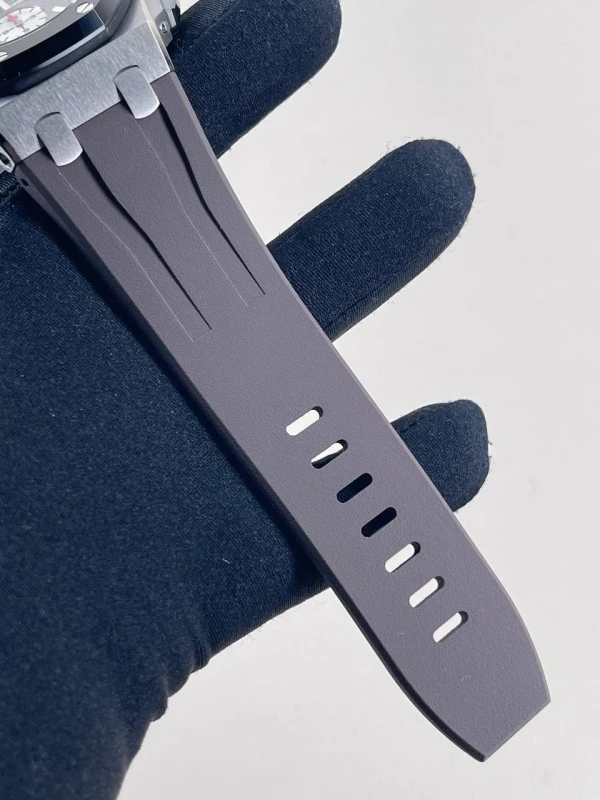 Audemars Piguet Chronograph 44mm 26400IO.OO.A004CA.01 7