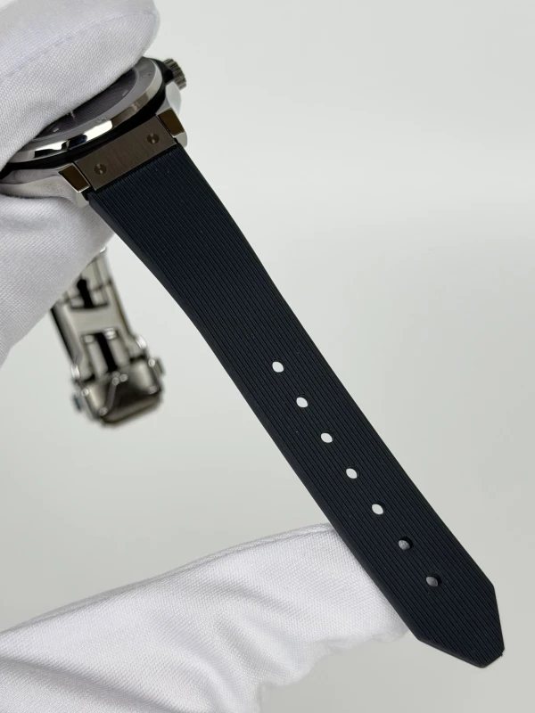 Hublot Quartz 33 581.NX.7071.RX 4