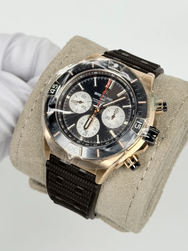 Breitling SUPER B01 44 RB0136E31Q1S1 3