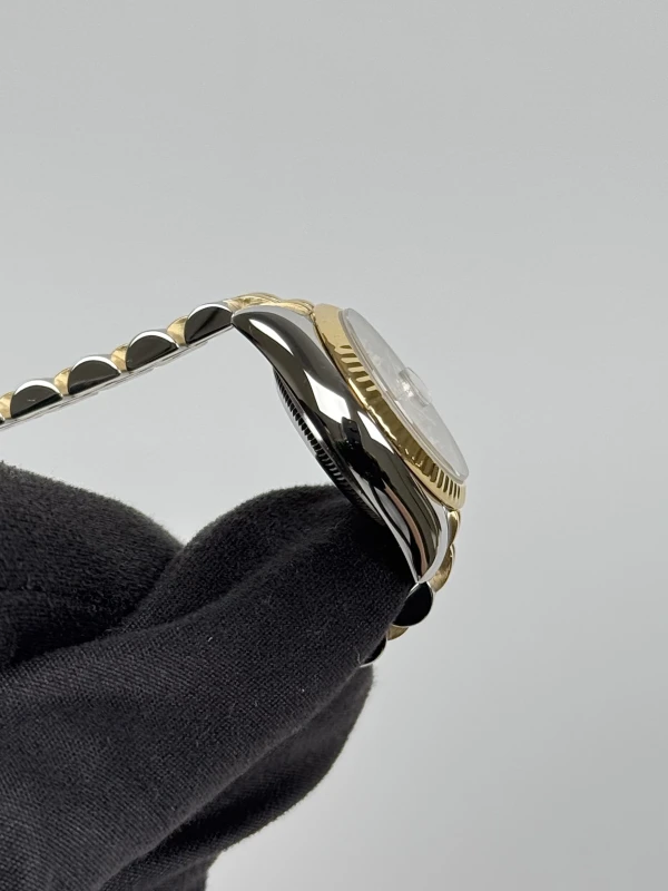 Rolex Lady 26mm Steel and Yellow Gold 179173 mdrj 3