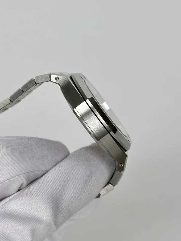 Audemars Piguet Selfwinding 15510ST.OO.1320ST.07 3