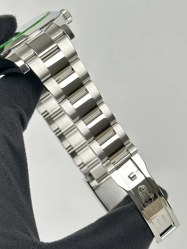 Rolex 40mm Steel 116400GV-0001 6