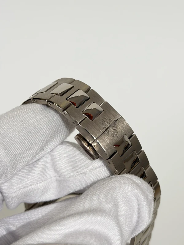 Patek Philippe NAUTILUS 5811/1G-001 5