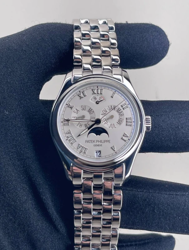 Patek Philippe Annual Calendar 5036 5036/1G-018 5