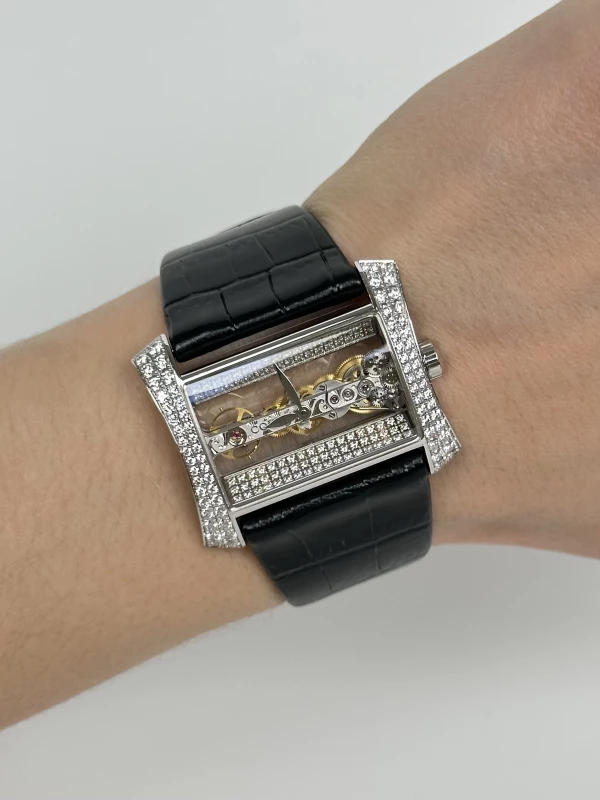 Corum 113.353.69/0081 9
